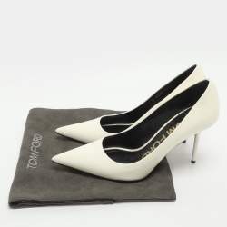 مملوكة مسبقًا حذاء كعب عالي توم فورد جلد أبيض لامع مقدمة مدببة مقاس 36