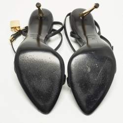 Pre Owned صندل توم فورد سيلفر جلد براءة اختراع سوار كاحل سلسلة قفل مقاس 36