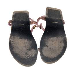 Pre Owned صندل فلات توم فورد جلد وردي حرف تي سير مقاس 36