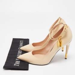 Pre Owned Tom Ford Cream Patent Leather Padlock Ankle Strap Pumps Size 38.5