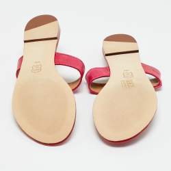 مملوكة مسبقًا صندل فلات بإبزيم من جلد تصميم سحلية وردي/برتقالي توري بورش كيرا مقاس 40