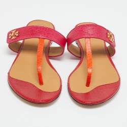 مملوكة مسبقًا صندل فلات بإبزيم من جلد تصميم سحلية وردي/برتقالي توري بورش كيرا مقاس 40
