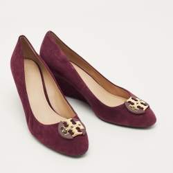 مملوكة مسبقًا Tory Burch Luna Size 39.5 Burgundy Suede Wedge Pumps