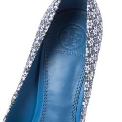 Pre Owned حذاء كعب عالي توري برش أثيل كانفاس مطبوع أزرق مقاس 35.5