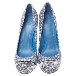 Pre Owned حذاء كعب عالي توري برش أثيل كانفاس مطبوع أزرق مقاس 35.5