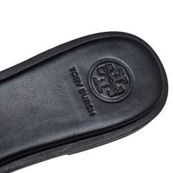 مملو�كة مسبقًا صندل تورى برش إيفرلى سلايد جلد أسود مقاس 38.5