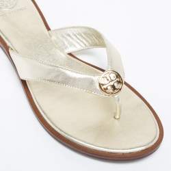 مملوكة مسبقًا Tory Burch Metallic Gold  Leather Benton Thong Flat Sandals Size 38