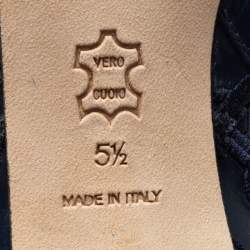 Pre Owned حذاء بوت كاحل توري برش بينيلوبي جلد أسود/أزرق كحلي مطرز وصلات مقدمة مدببة مقاس 36