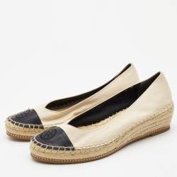 Pre Owned Tory Burch Beige/Black Canvas and Leather Wedge Pumps Size 39