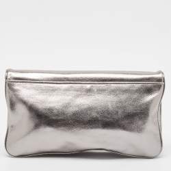 Pre Owned Tory Burch Silver Patent Leather Reva Chain Clutch