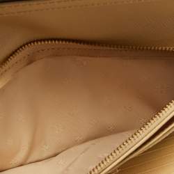 Pre Owned Tory Burch Cream Patent Leather Robinson Envelope Wristlet Clutch