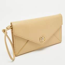 Pre Owned Tory Burch Cream Patent Leather Robinson Envelope Wristlet Clutch