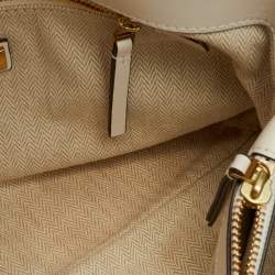 Pre Owned حقيبة كتف توري برش كيرا جلد أبيض بطبعة أزهار شيفرون