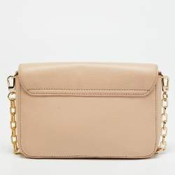 Pre Owned حقيبة كتف توري برش بومب صغيرة جلدية بيج