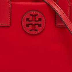 مملوكة مسبقًا حقيبة يد توتس توري برش إيلا نايلون أحمر صغيرة