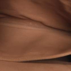 مملوكة مسبقًا حقيبة يد توتس توري برش حرف ت مونوغرام محفور جلد أسود/أبيض مظلل متباين