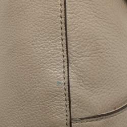 Pre Owned حقيبة ظهر توري برش بشعار رفرف جلد رمادي مزينة بشرابة