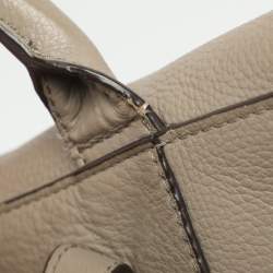 Pre Owned حقيبة ظهر توري برش بشعار رفرف جلد رمادي مزينة بشرابة