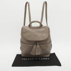 Pre Owned حقيبة ظهر توري برش بشعار رفرف جلد رمادي مزينة بشرابة