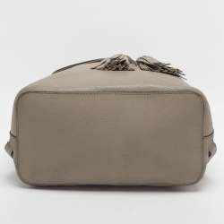 Pre Owned حقيبة ظهر توري برش بشعار رفرف جلد رمادي مزينة بشرابة