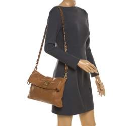 مملوكة مسبقًا حقيبة كتف توري برش لويزا جلد بني فاتح مطوية