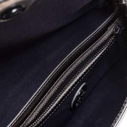 مملوكة مسبقًا Tory Burch Metallic Grey Patent Leather Flap Crossbody Bag