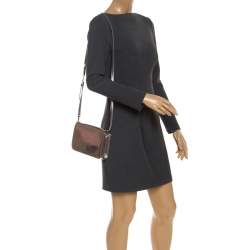 مملوكة مسبقًا Tory Burch Metallic Grey Patent Leather Flap Crossbody Bag