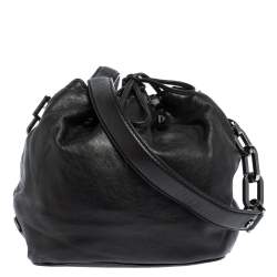 مملوكة مسبقًا حقيبة كروس توري برش أربطة جلد سوداء