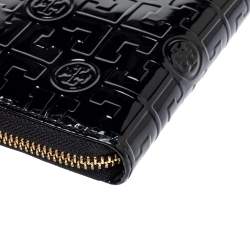 Pre Owned Tory Burch Black Patent Leather Embossed Logo Zip Around Wallet 