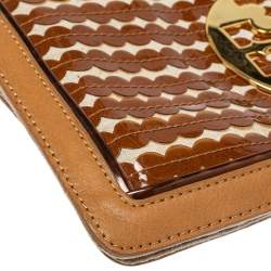 مملوكة مسبقًا حقيبة كلتش توري برش ريفا قلاب سلسلة جلد و قماش و بلاستيك مشمع تفريغات ذهبي و بني 