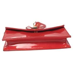 مملوكة مسبقًا Tory Burch Red Patent Leather Bow Wallet On Chain