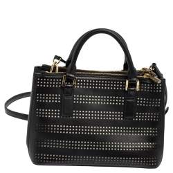 مملوكة مسبقًا Tory Burch Black Perforated Leather Small Robinson Double Zip Tote