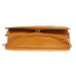 Pre Owned حقيبة كروس ت وري برش كيب جلد أصفر مُستردة