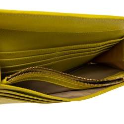 مملوكة مسبقًا Tory Burch Neon Yellow Leather Flap Continental Wallet
