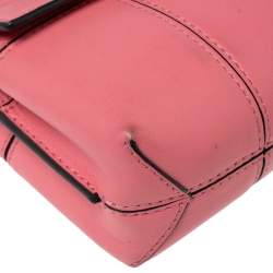 مملوكة مسبقًا حقيبة كروس تورى برش جلد وردية حرف عريضة حرف تي صغيرة