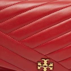 Pre Owned Tory Burch Red Chevron Quilted Leather Kira Wallet On Chain