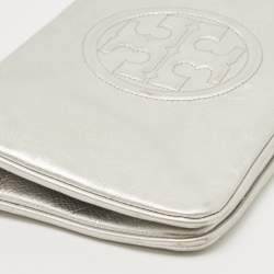 Pre Owned Tory Burch Metallic Silver Leather Reva Clutch