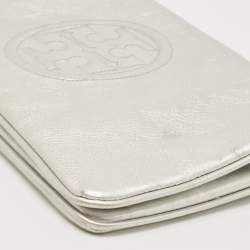 Pre Owned Tory Burch Metallic Silver Leather Reva Clutch