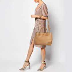 Pre Owned Tory Burch Beige Saffiano Patent and Leather Robinson Double Zip Tote