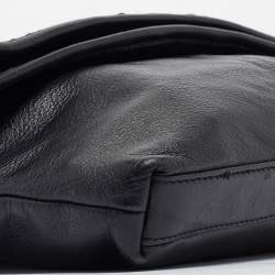 مملوكة مسبقًا حقيبة كتف توري برش جلد أسود قابلة للطي