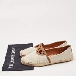 Pre Owned Tory Burch Cream/Brown Canvas Logo Flat Espadrilles Size 39.5