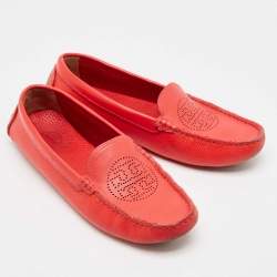 Pre Owned Tory Burch Red Leather Perforated Logo Slip On Loafers Size 38