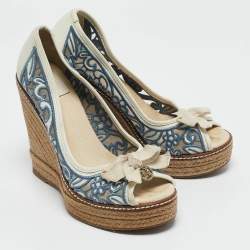 مملوكة مسبقًا Tory Burch Blue/White Leather and Lace Jackie Wedge Pumps Size 35.5