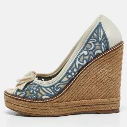 مملوكة مسبقًا Tory Burch Blue/White Leather and Lace Jackie Wedge Pumps Size 35.5