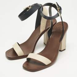 Pre Owned صندل توري برش كعب عريض جلد أزرق كحلي/كريمي مع حزام للكاحل مقاس 38.5