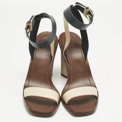 Pre Owned صندل توري برش كعب عريض جلد أزرق كحلي/كريمي مع حزام للكاحل مقاس 38.5