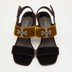 مملوكة مسبقًا Tory Burch Eleanor Size 39 Brown Velvet Logo Detail Block Heel Sandals