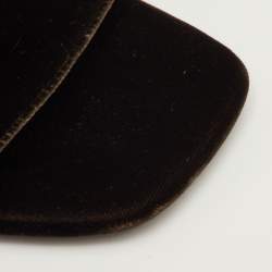 مملوكة مسبقًا Tory Burch Eleanor Size 39 Brown Velvet Logo Detail Block Heel Sandals