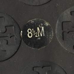 مملوكة مسبقًا حذاء فلات بأصبع توري برش ميلر جلد لامع أسود مقاس 38.5