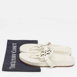 مملوكة مسبقًا Tory Burch Miller cloud Size 36 Cream Patent Leather Thong Sandals
